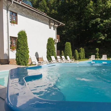 Family Hotel Bile Beli Osŭm Dış mekan fotoğraf