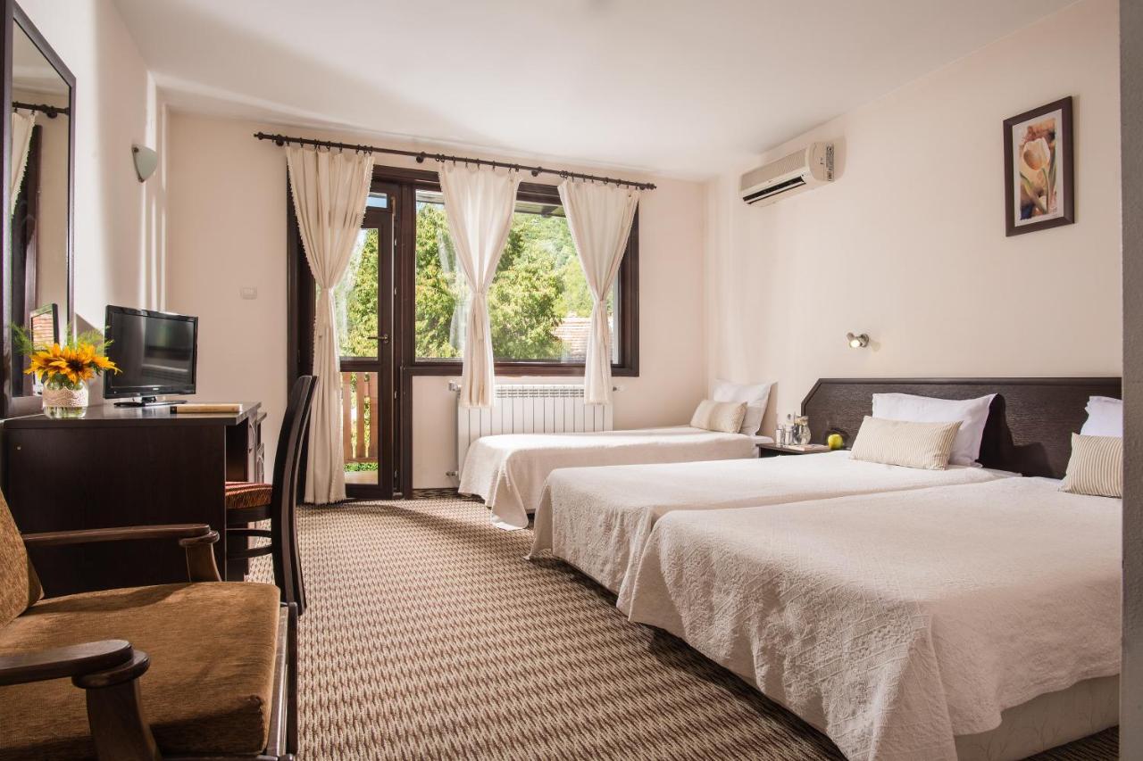 Family Hotel Bile Beli Osŭm Dış mekan fotoğraf