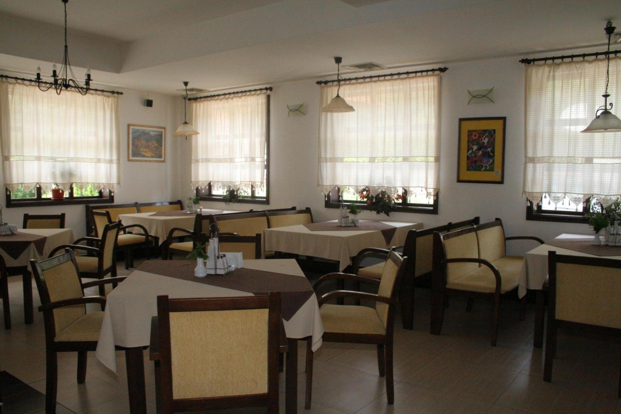Family Hotel Bile Beli Osŭm Dış mekan fotoğraf