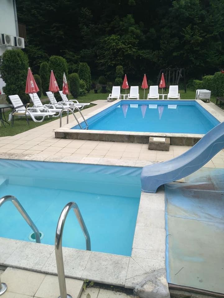 Family Hotel Bile Beli Osŭm Dış mekan fotoğraf