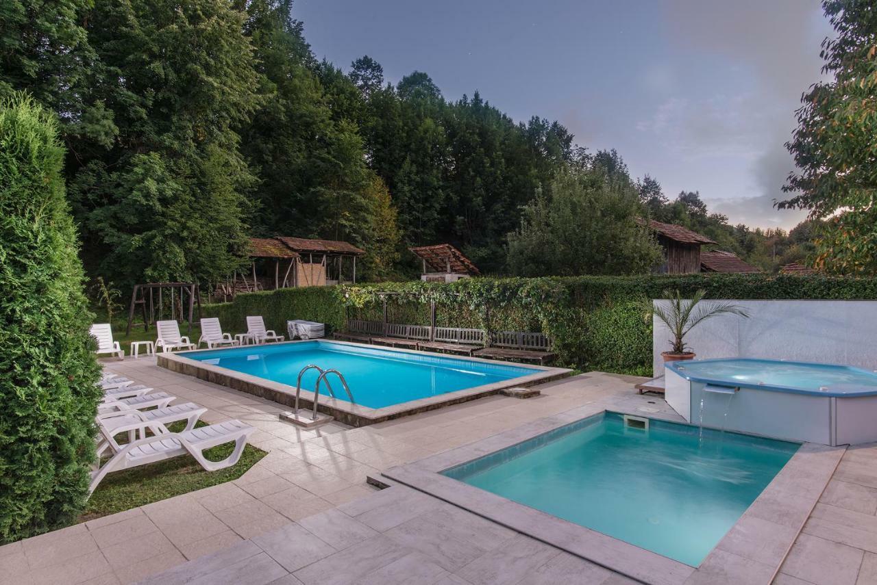 Family Hotel Bile Beli Osŭm Dış mekan fotoğraf
