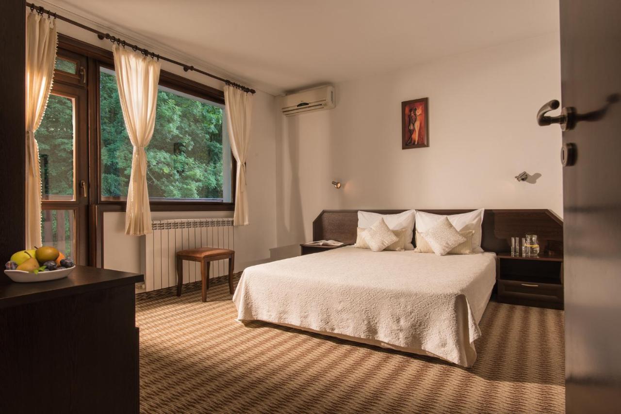 Family Hotel Bile Beli Osŭm Dış mekan fotoğraf