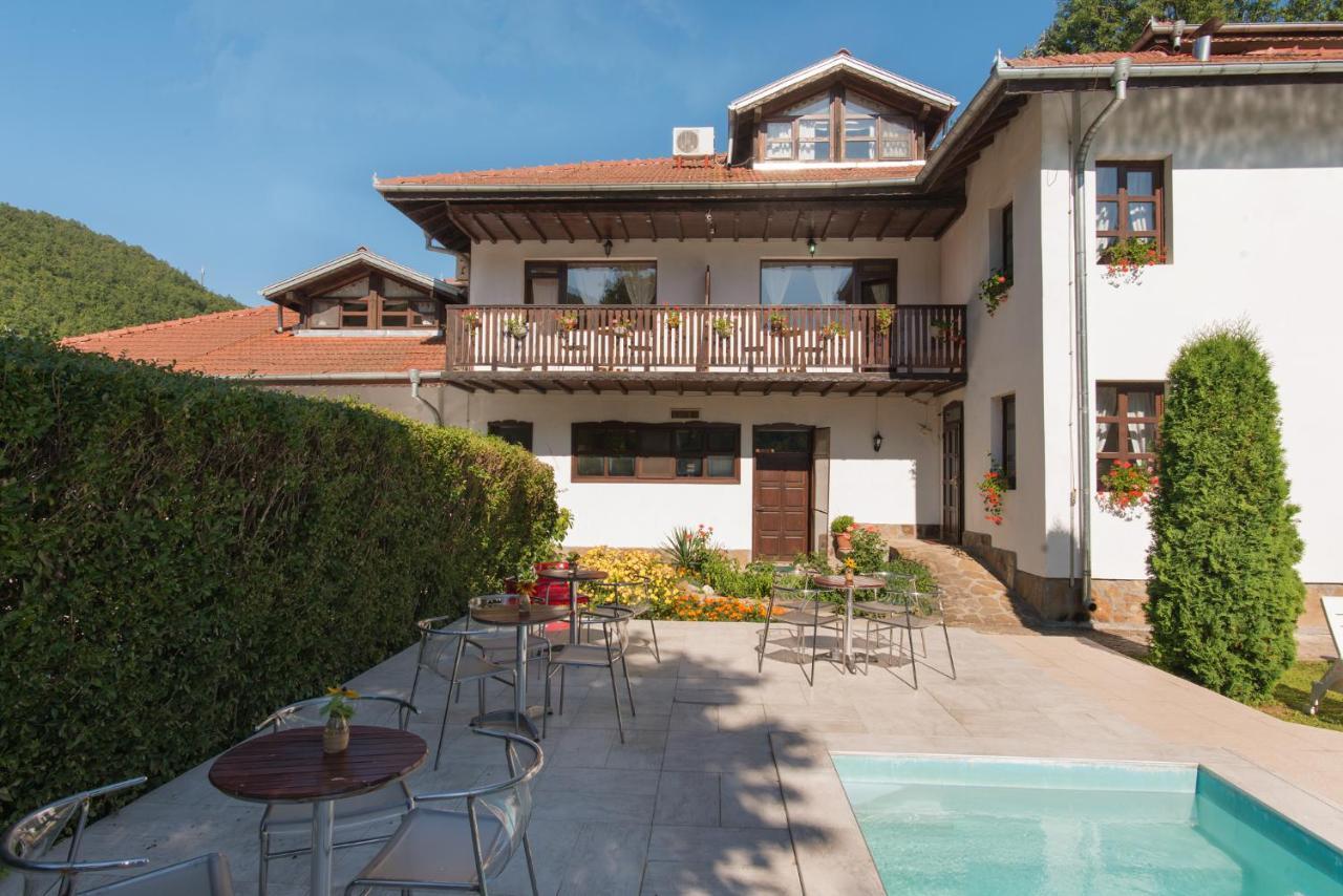 Family Hotel Bile Beli Osŭm Dış mekan fotoğraf